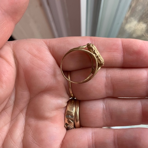 Estate find 14k Vintage MOP Etched Ring 14k gold - Picture 5 of 7